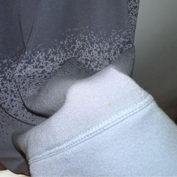 CALIA by Carrie Underwood Gray Ombre Long Bell Sleeve Zip-Hem Sweatshirt - Picture 8 of 10